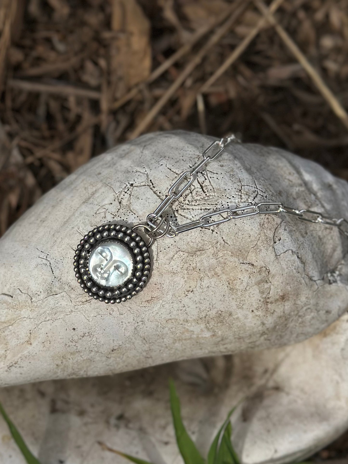 Luna Earring - Mother of Pearl